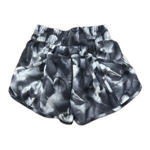 Lululemon Tracker Short EUC Size 4